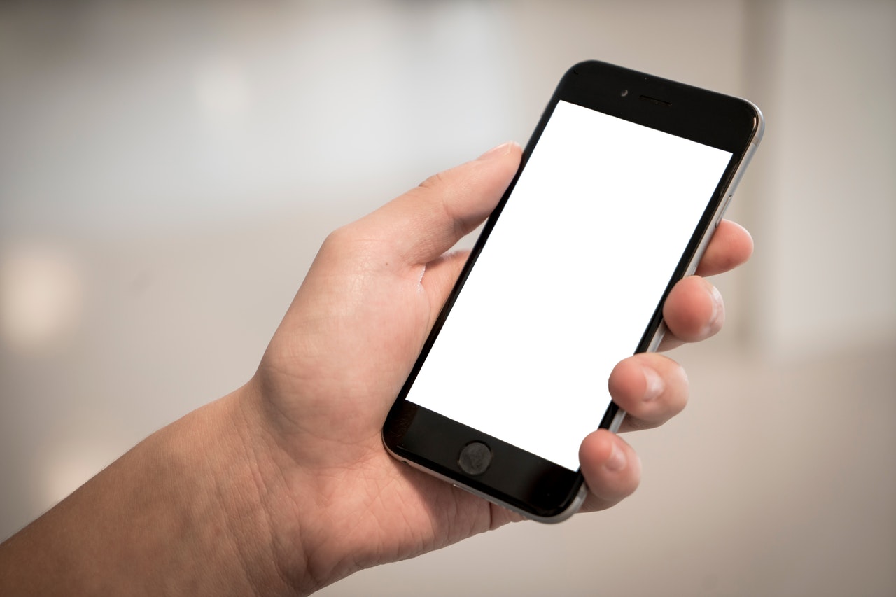 apple-blur-cell-phone-336948 (1).jpg