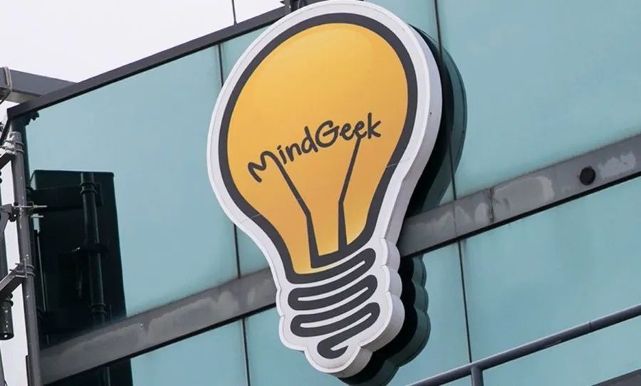 Pornhub母公司的創始人,靠免費顛覆了成人行業